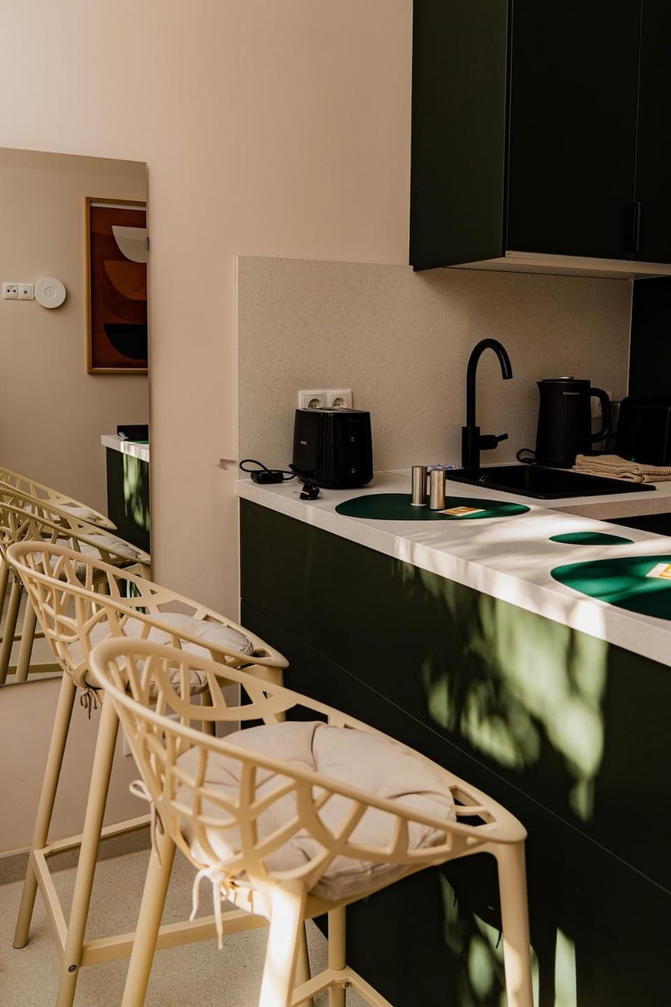 Kitchen or kitchenette, Dining area