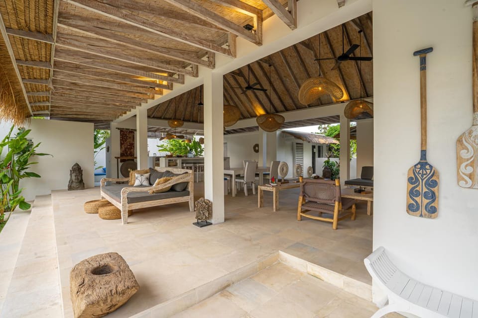 Patio, Living room