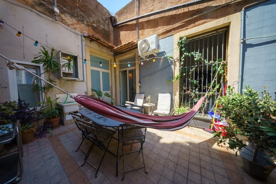 Appartamento in centro con terrazzo per 11 persone Apartment in Catania