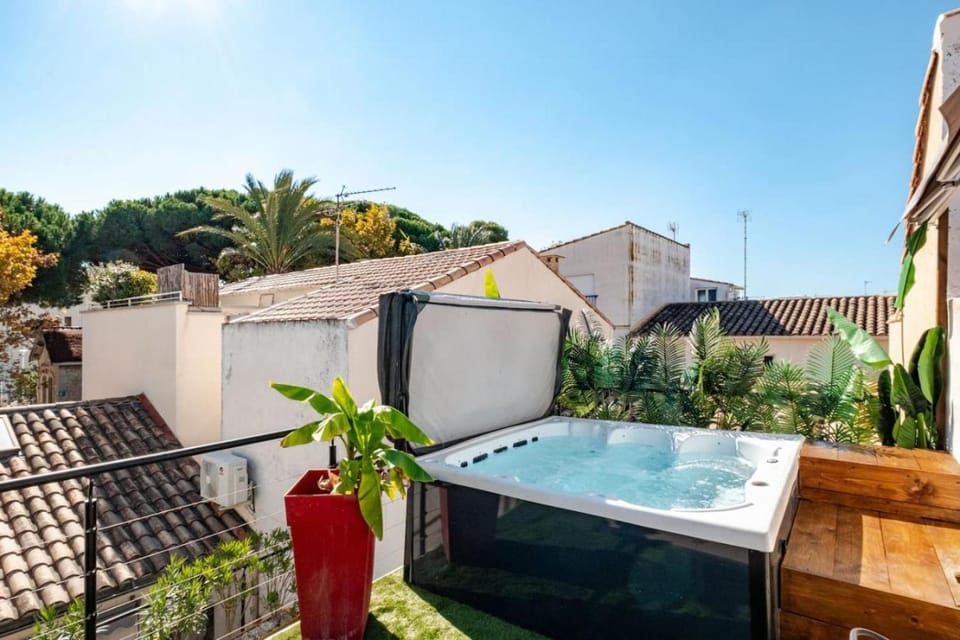 Le Tropical House in Le Grau-du-Roi