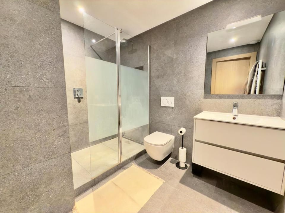 Moderne - Lumineux - Vue Port Antibes Apartment in Antibes