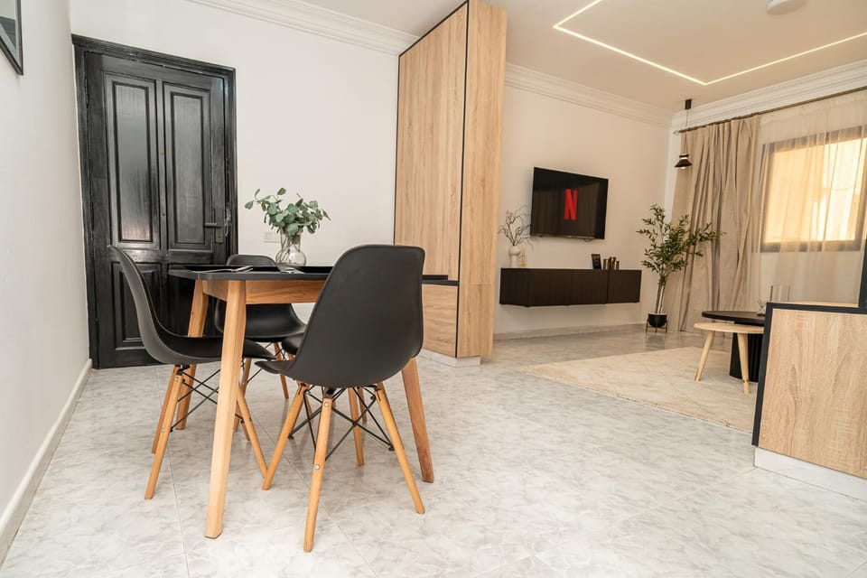TV and multimedia, Living room, Seating area, Dining area, Meals