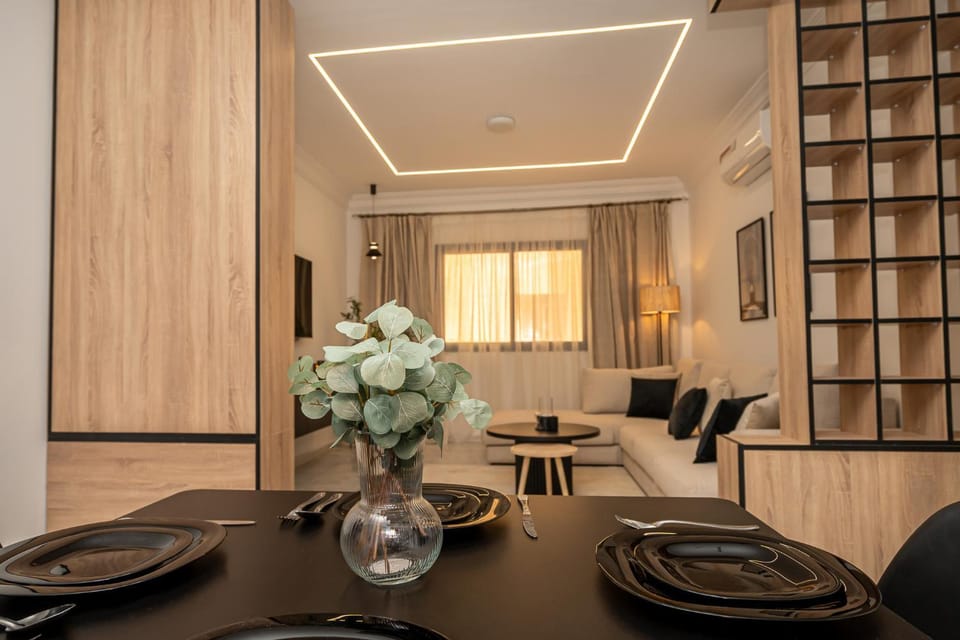 Communal lounge/ TV room, TV and multimedia, Living room, Seating area, Dining area, Meals