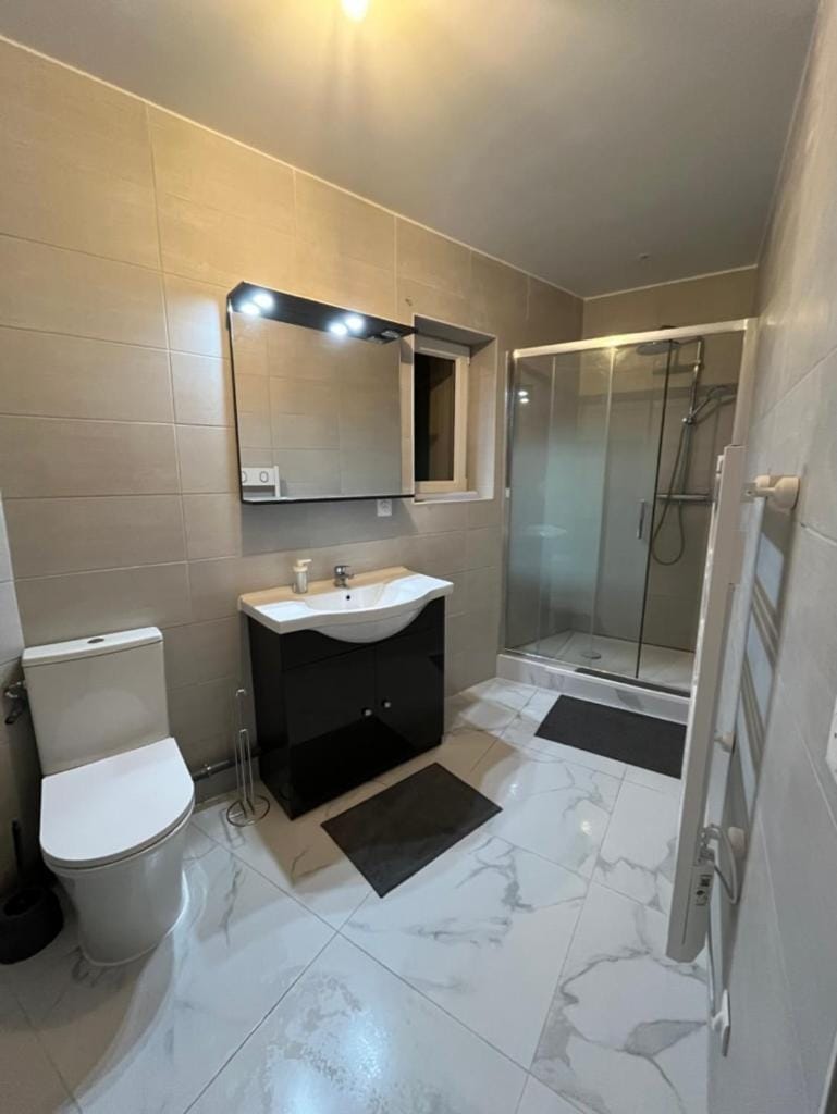 Logement Zen, cosy proche du RER avec parking privé Apartment in Île-de-France