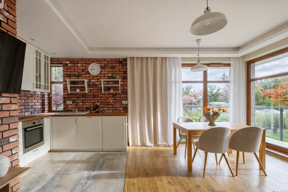 TV and multimedia, Kitchen or kitchenette, Living room, Seating area, Dining area, oven