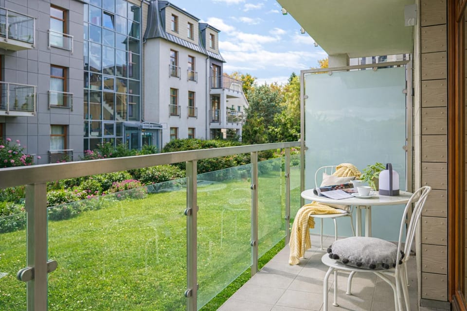 Property building, Patio, Day, Garden, View (from property/room), Balcony/Terrace, Seating area, Garden view