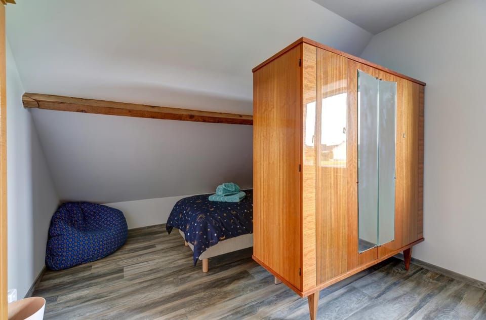Bed, Bedroom