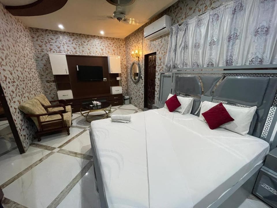 The Red Tree III Premium Guest House Bed and Breakfast in Karachi