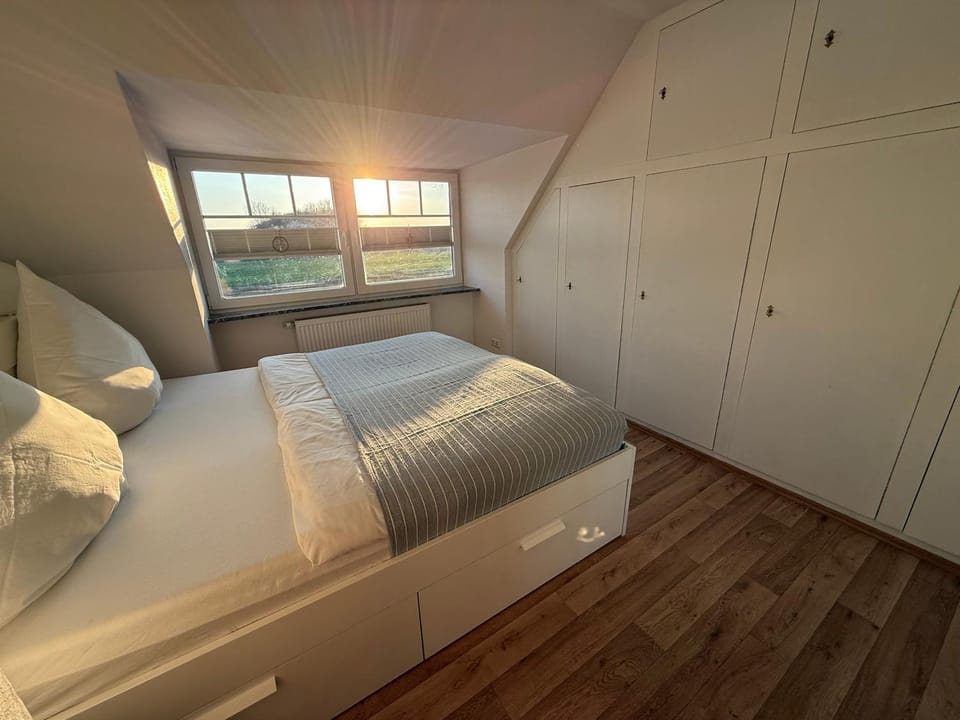 Bed, Bedroom, wardrobe