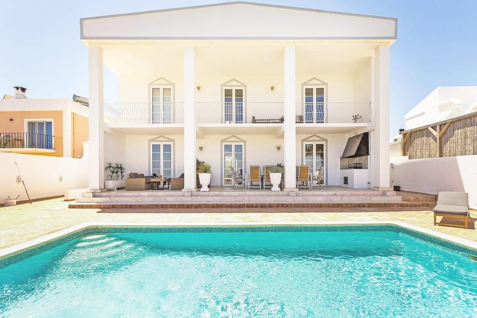 Property building, Day, View (from property/room), Balcony/Terrace, Swimming pool, sunbed