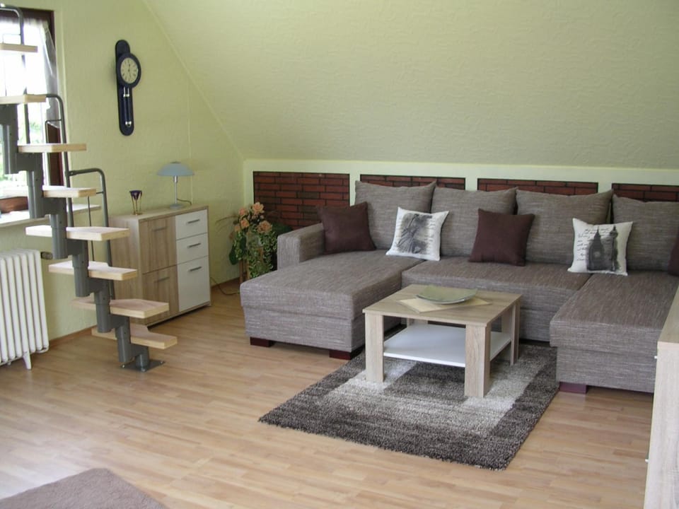 Day, Photo of the whole room