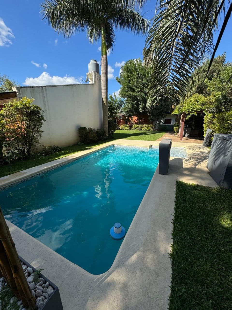 Day, Swimming pool