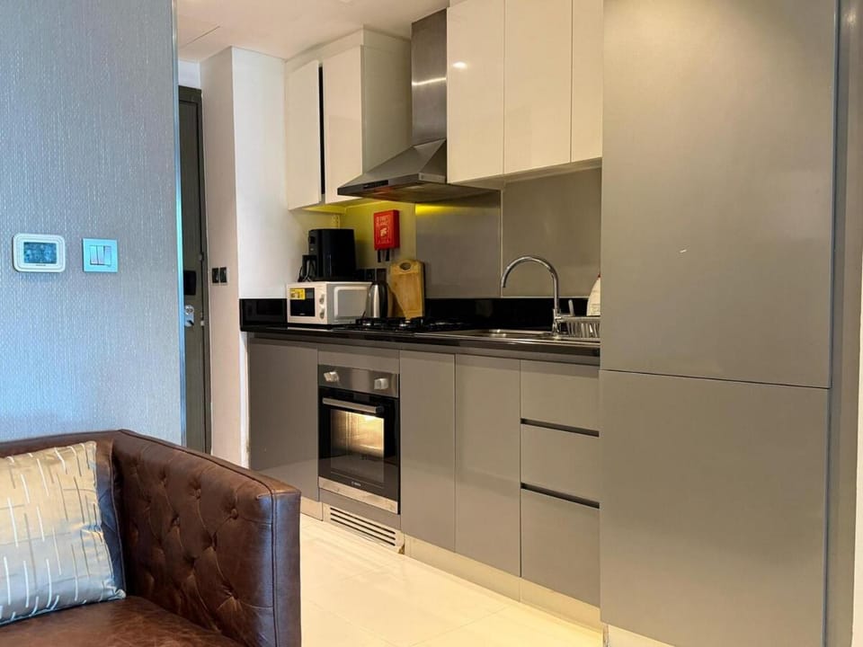 Mahenti · Luxury Living at Its Finest Apartment in Dubai