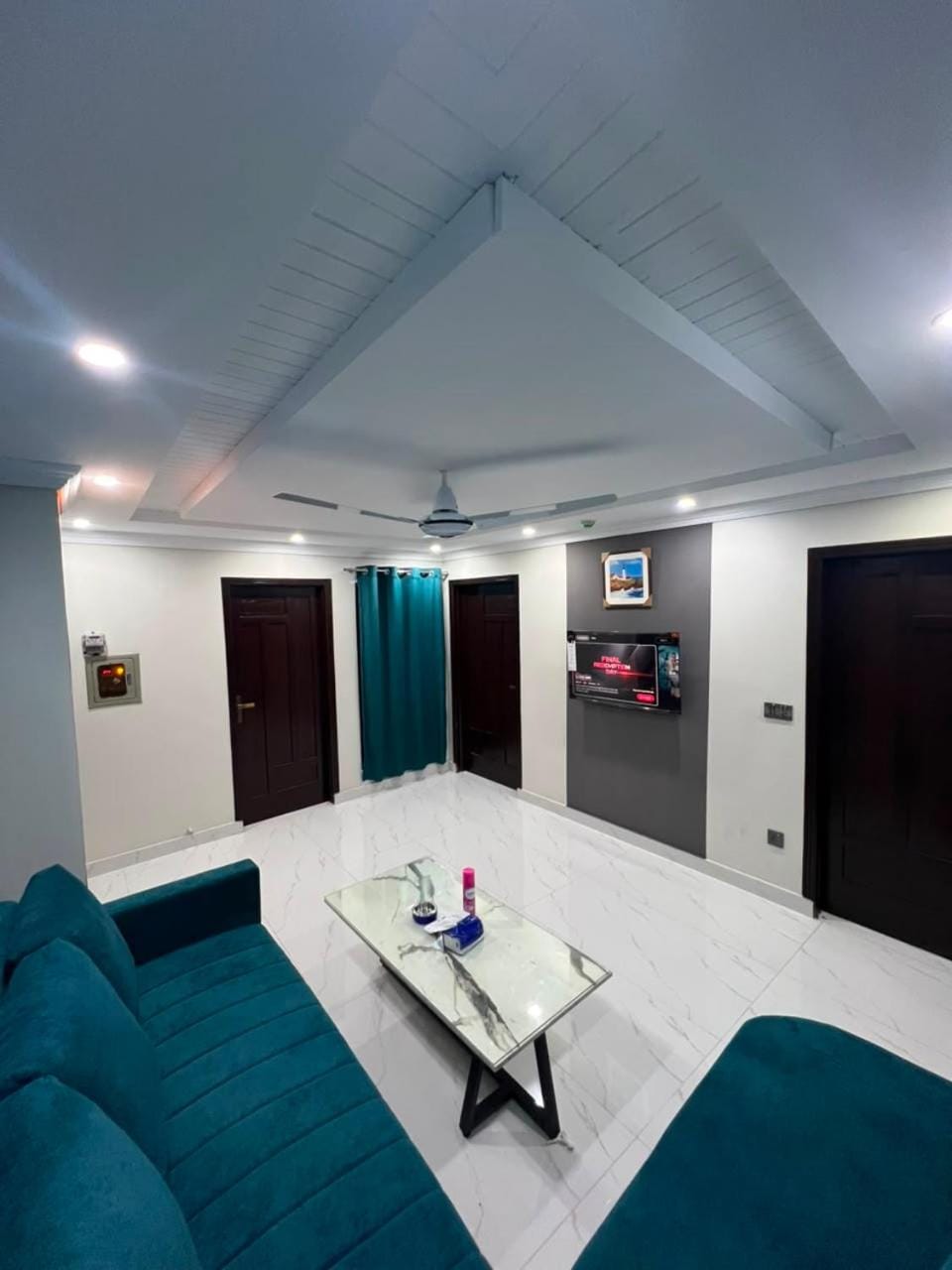 Communal lounge/ TV room, TV and multimedia, Living room, Seating area, Evening entertainment, fireplace