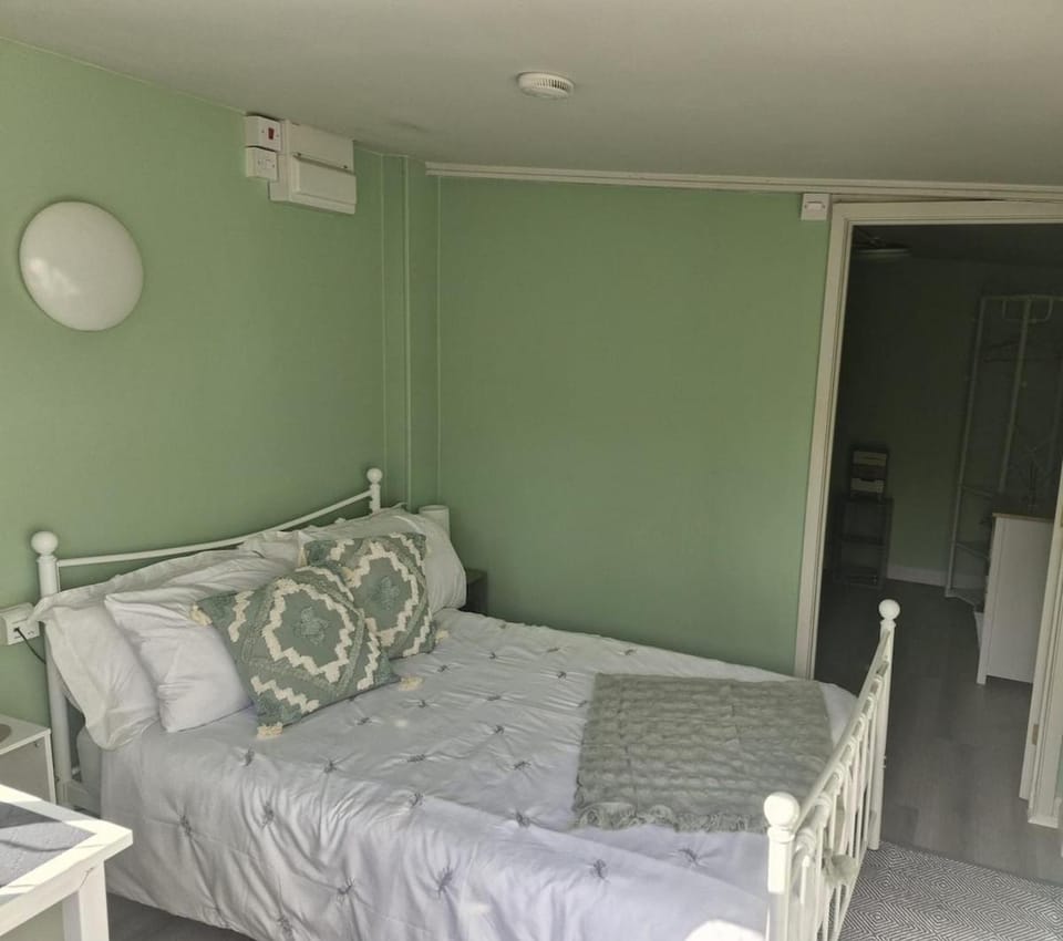 'Little Star' accommodation Apartment in Wealden District
