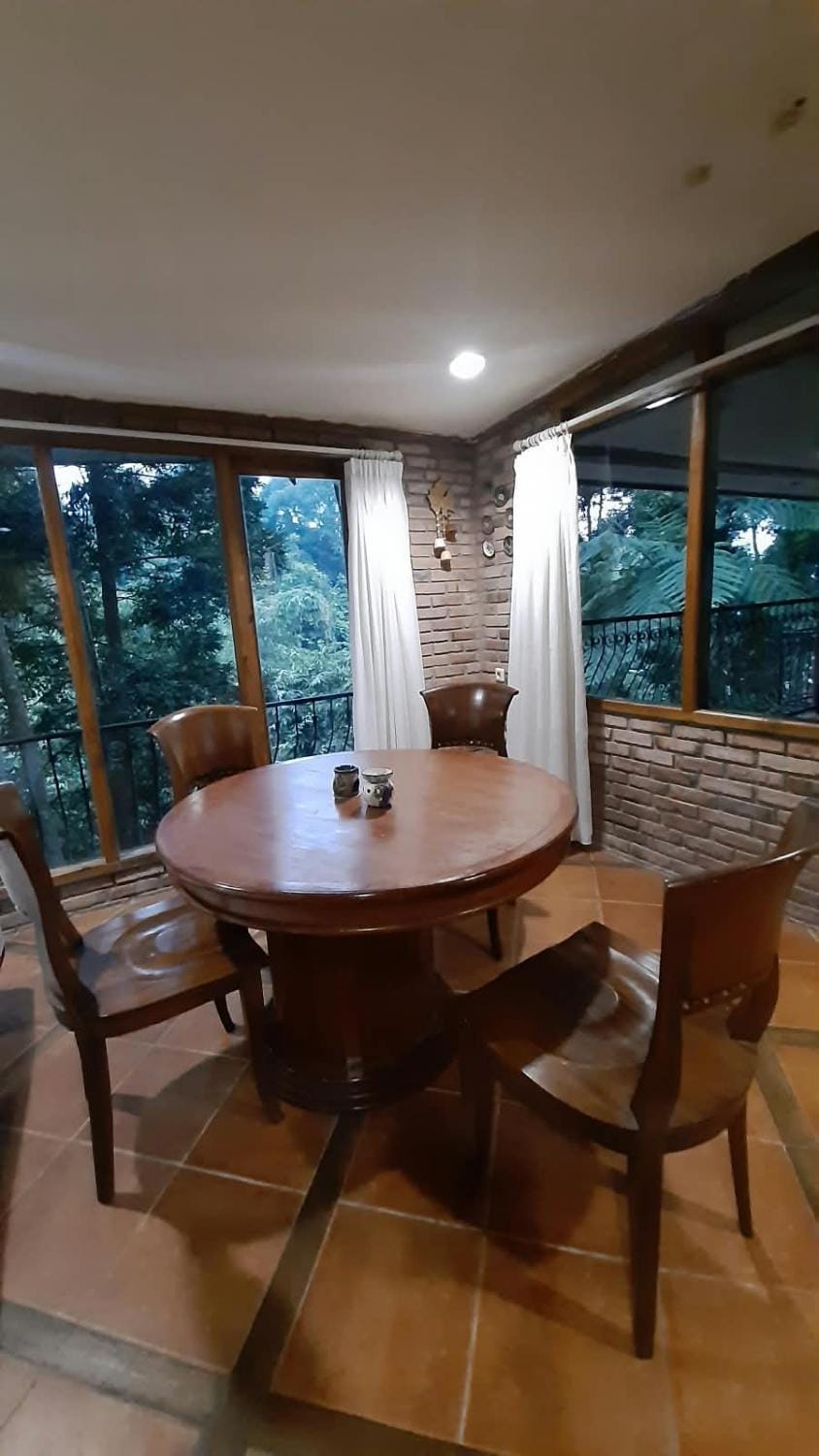 The Pinewood Lodge and Organic Farm Hotel in Cisarua