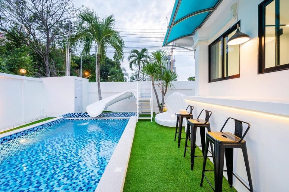 Villa 35 Wongamat 4BR, 300m from BEACH Villa in Pattaya City