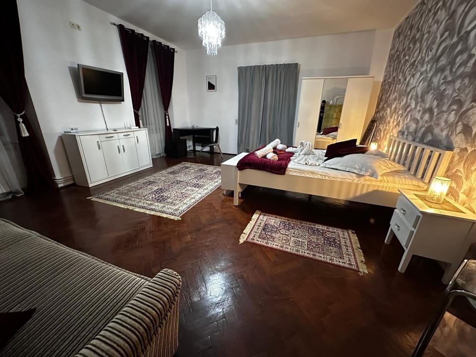 TV and multimedia, Bedroom, towels
