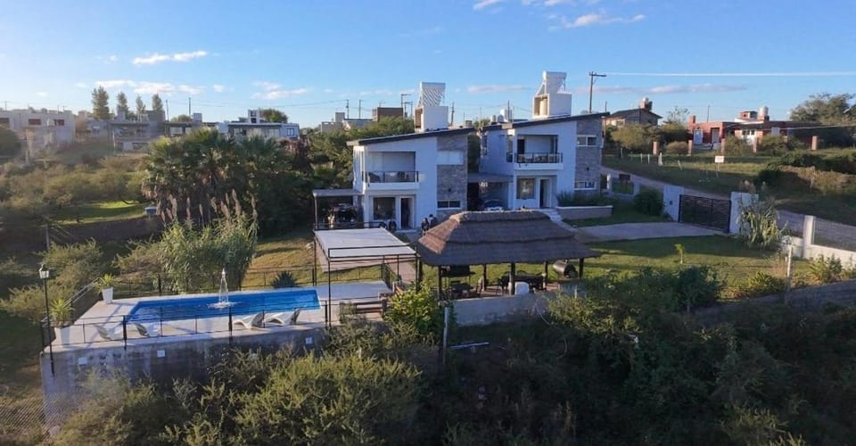 Property building, Day, Pool view, Swimming pool, sunbed