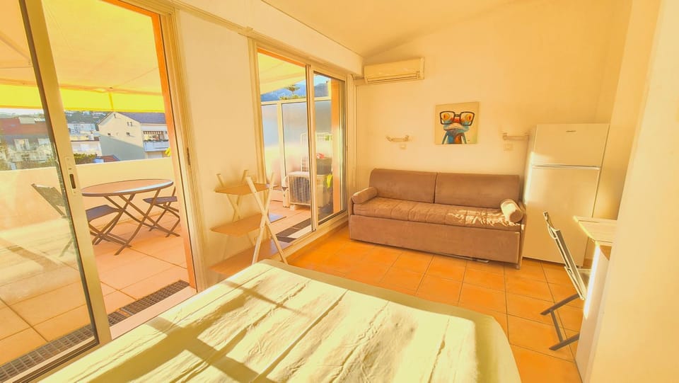 Tizi Roof Top Apartment in Menton