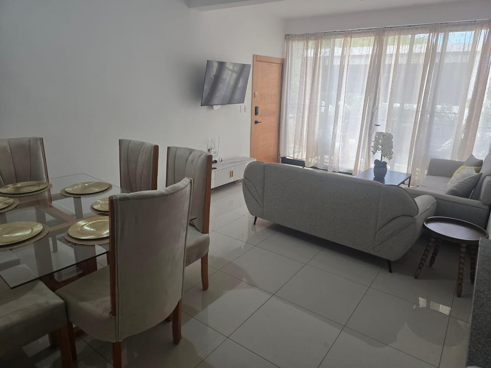 Communal lounge/ TV room, TV and multimedia, Living room, Seating area, Dining area