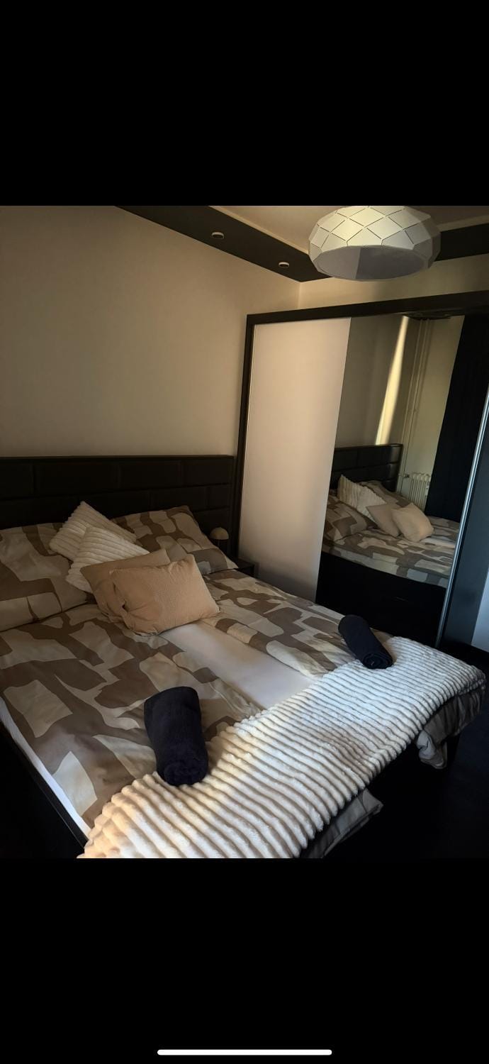 Bed, Bedroom, wardrobe