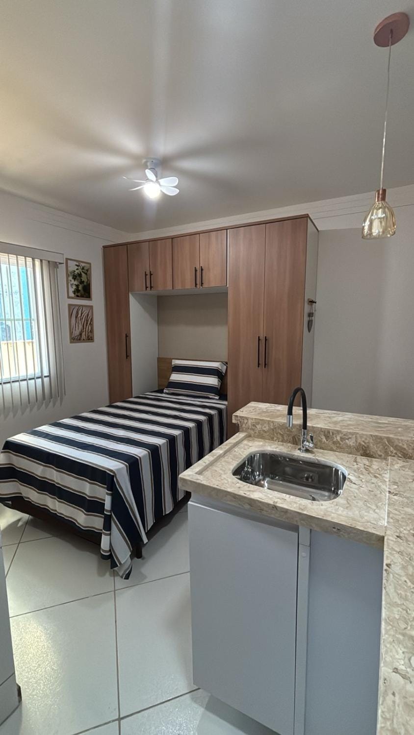 Bed, Kitchen or kitchenette, Bedroom