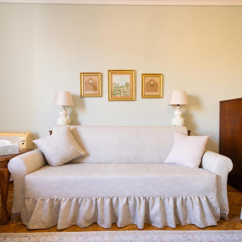 The Royal Tower View Elegant 3BR in Zamalek Apartment in Cairo