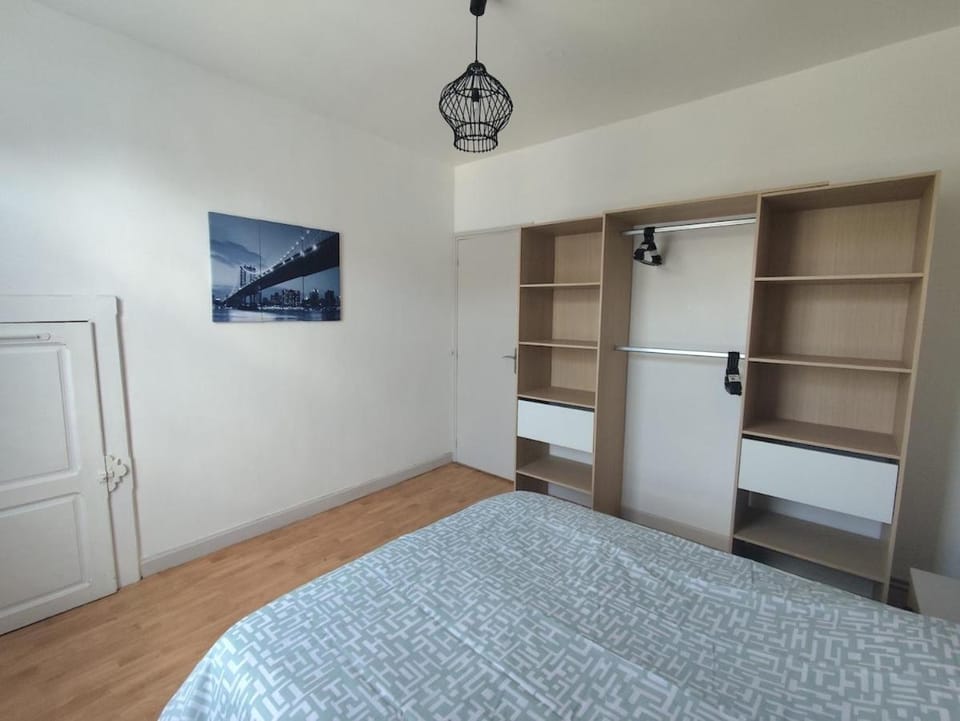 Bed, Photo of the whole room, Bedroom, wardrobe