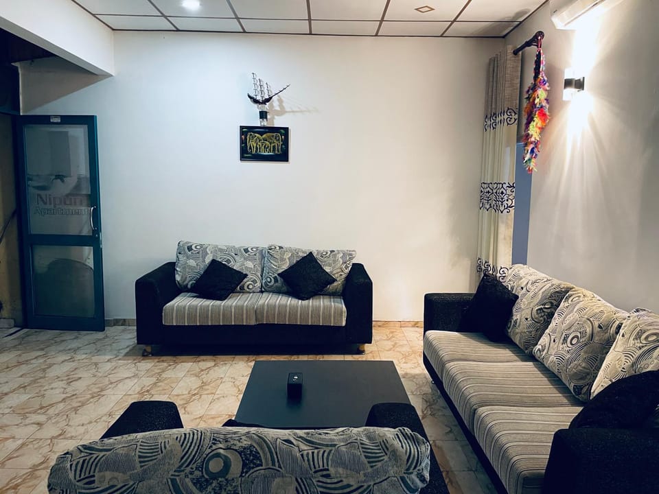 Living room, Seating area