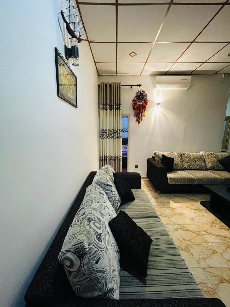 Living room, Seating area