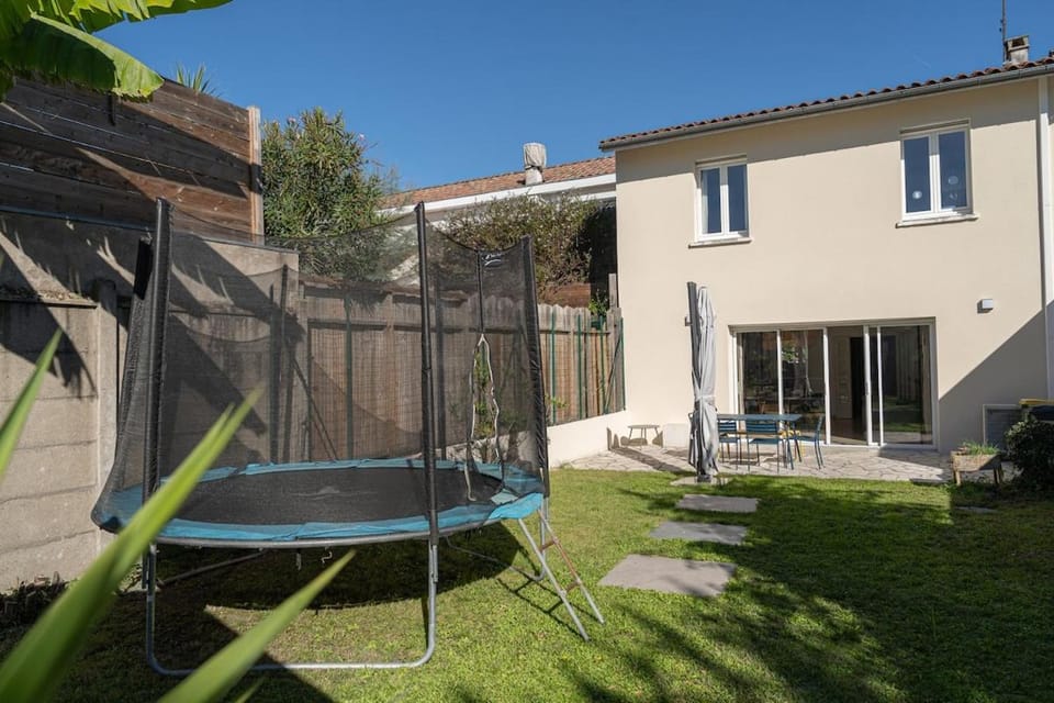 Cozy Family House Mérignac T5 Villa in Mérignac