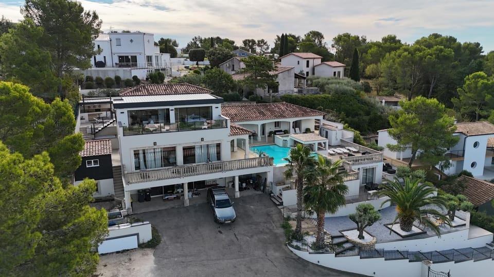 Property building, Bird's eye view