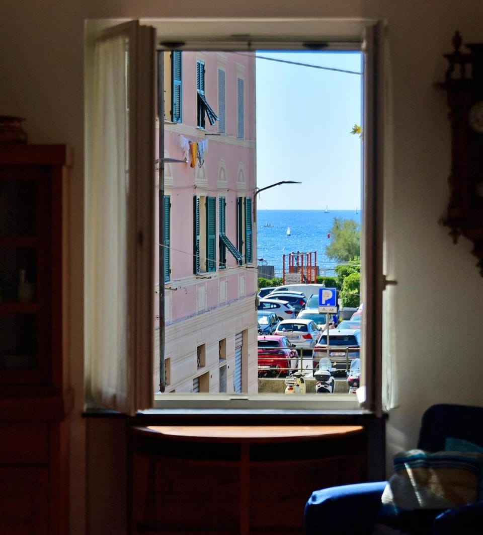 Communal lounge/ TV room, Day, Natural landscape, Sea view