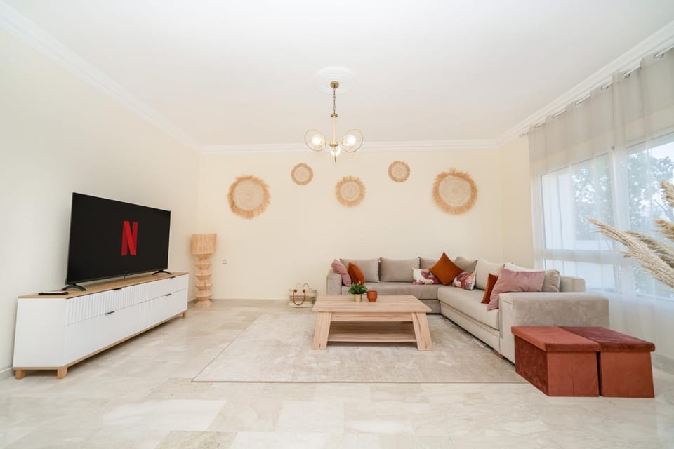 Communal lounge/ TV room, TV and multimedia, Living room, Seating area