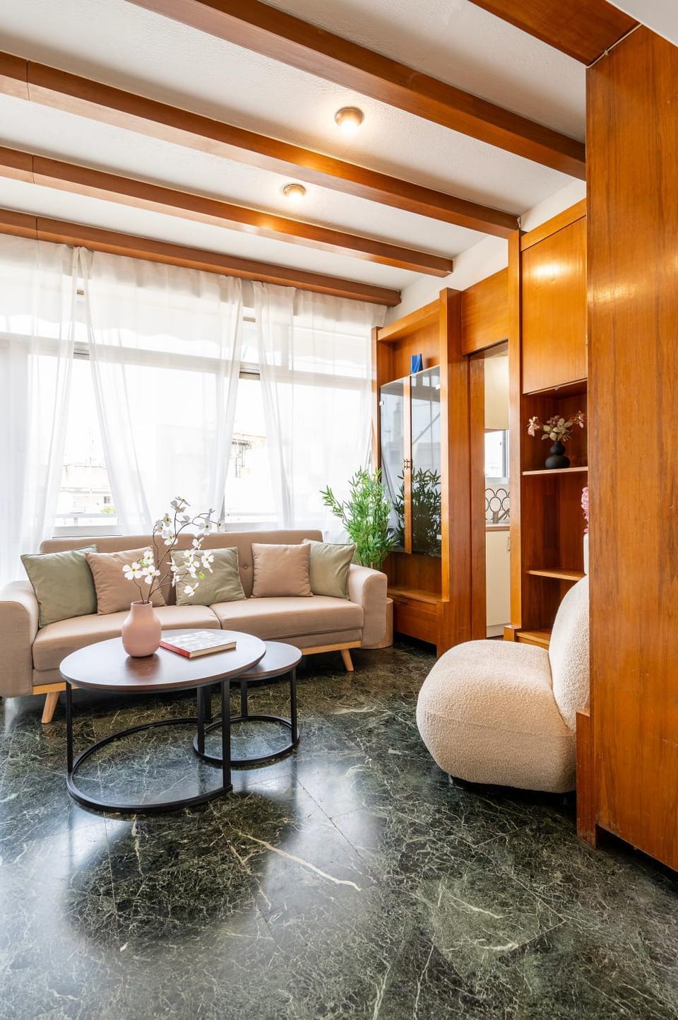 Living room, Seating area