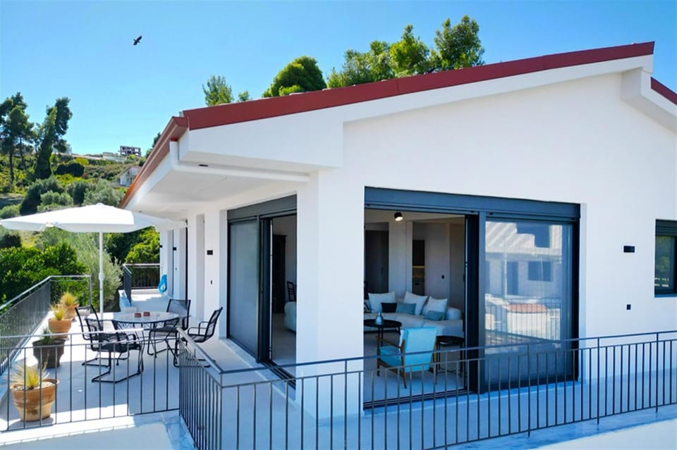 Property building, Day, View (from property/room), Balcony/Terrace, Living room, Seating area, Dining area