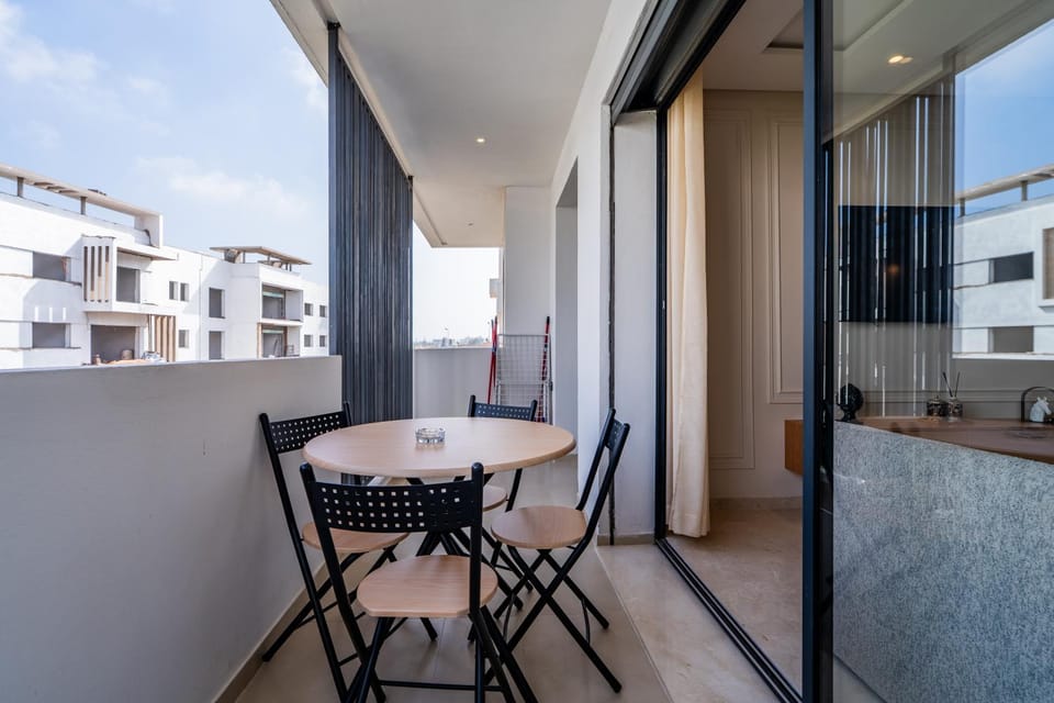 3BR 3BA Family Apt Pool Gated Residence Apartment in Casablanca