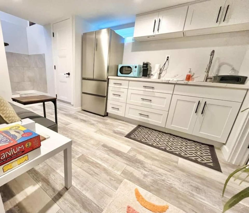 Sleek 2BR Lower Unit Near Airport & Seattle DT House in Burien