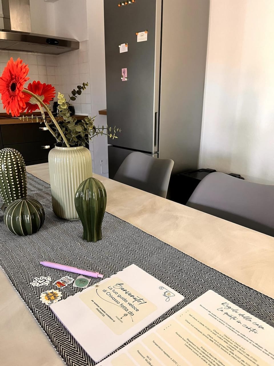 Seating area, Dining area