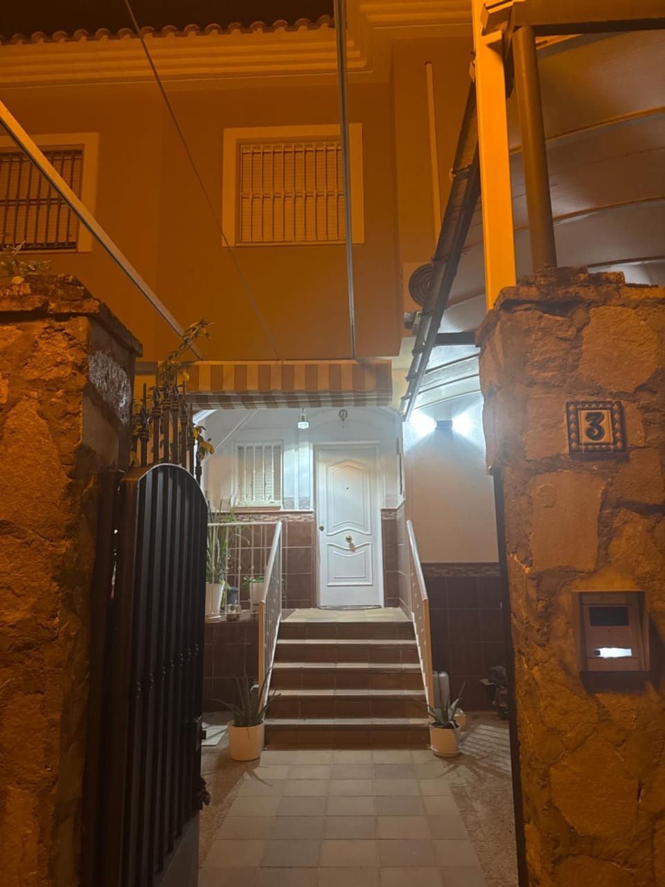 Habitaciones acogedoras buen trato Vacation rental in Mairena del Aljarafe