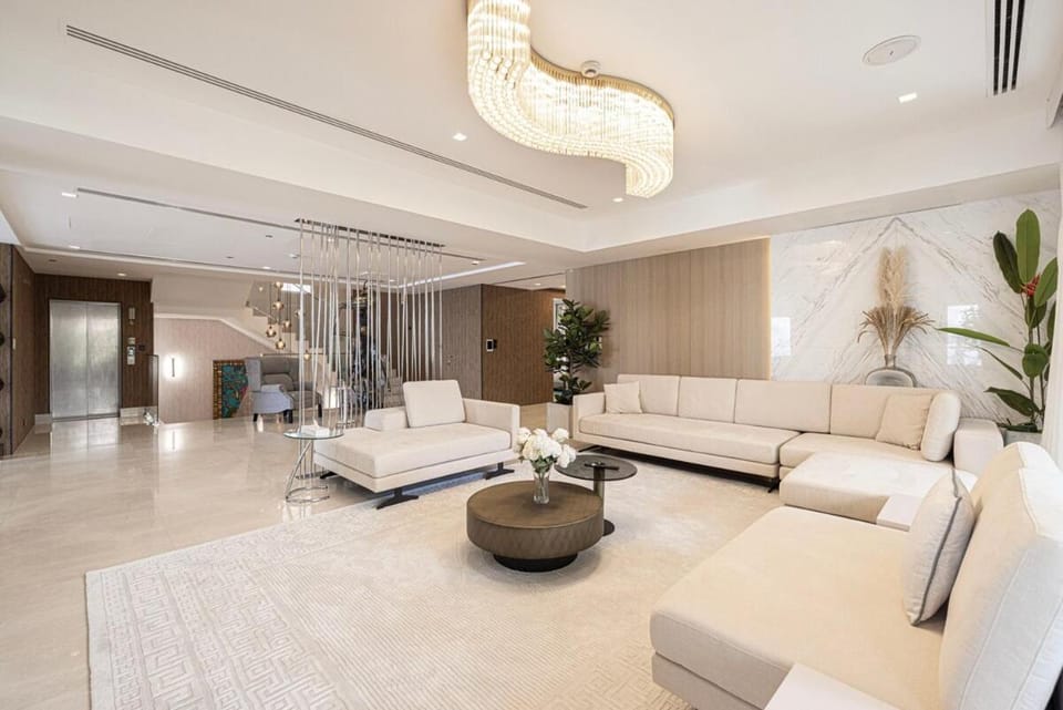 Villa with Private Pool in Palm Jumeirah Villa in Dubai