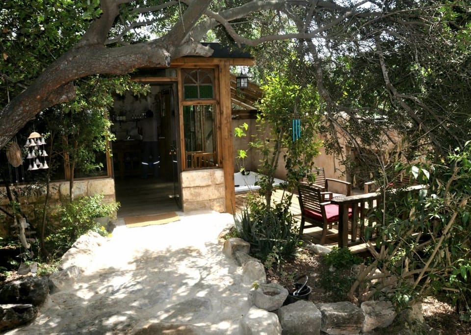 צימר השקדיה Nature lodge in Haifa District