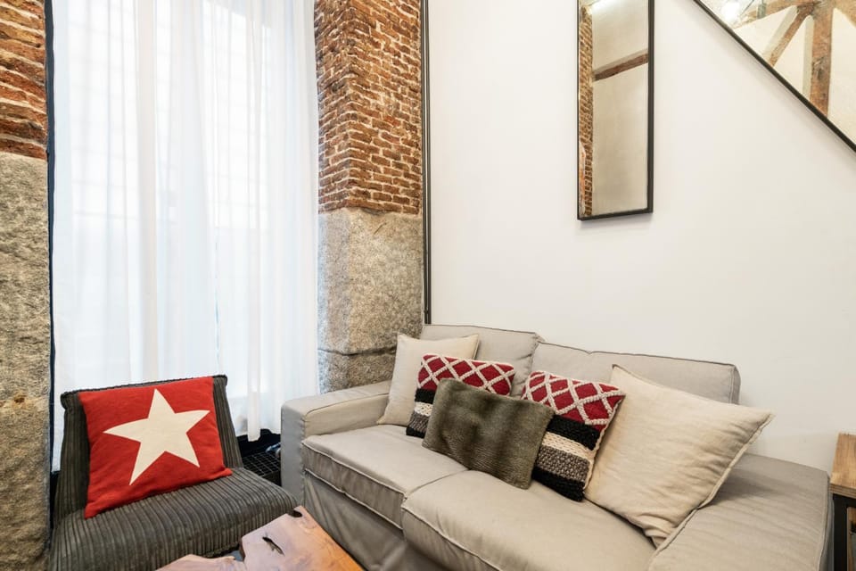 apartamento industrial con 3 alturas en pleno centro de ALQUILER TEMPORAL Apartment in Centro
