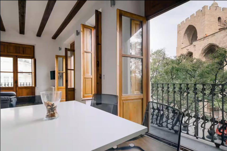 View (from property/room), Balcony/Terrace, Seating area, Dining area