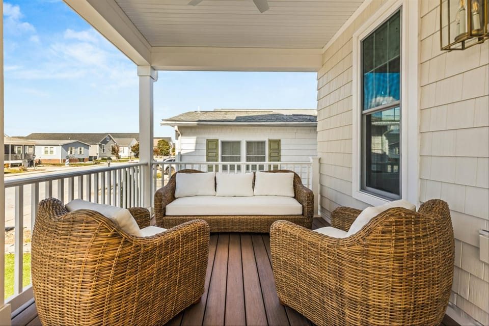 Upscale Montego Bay Getaway Community Pools House in Ocean City