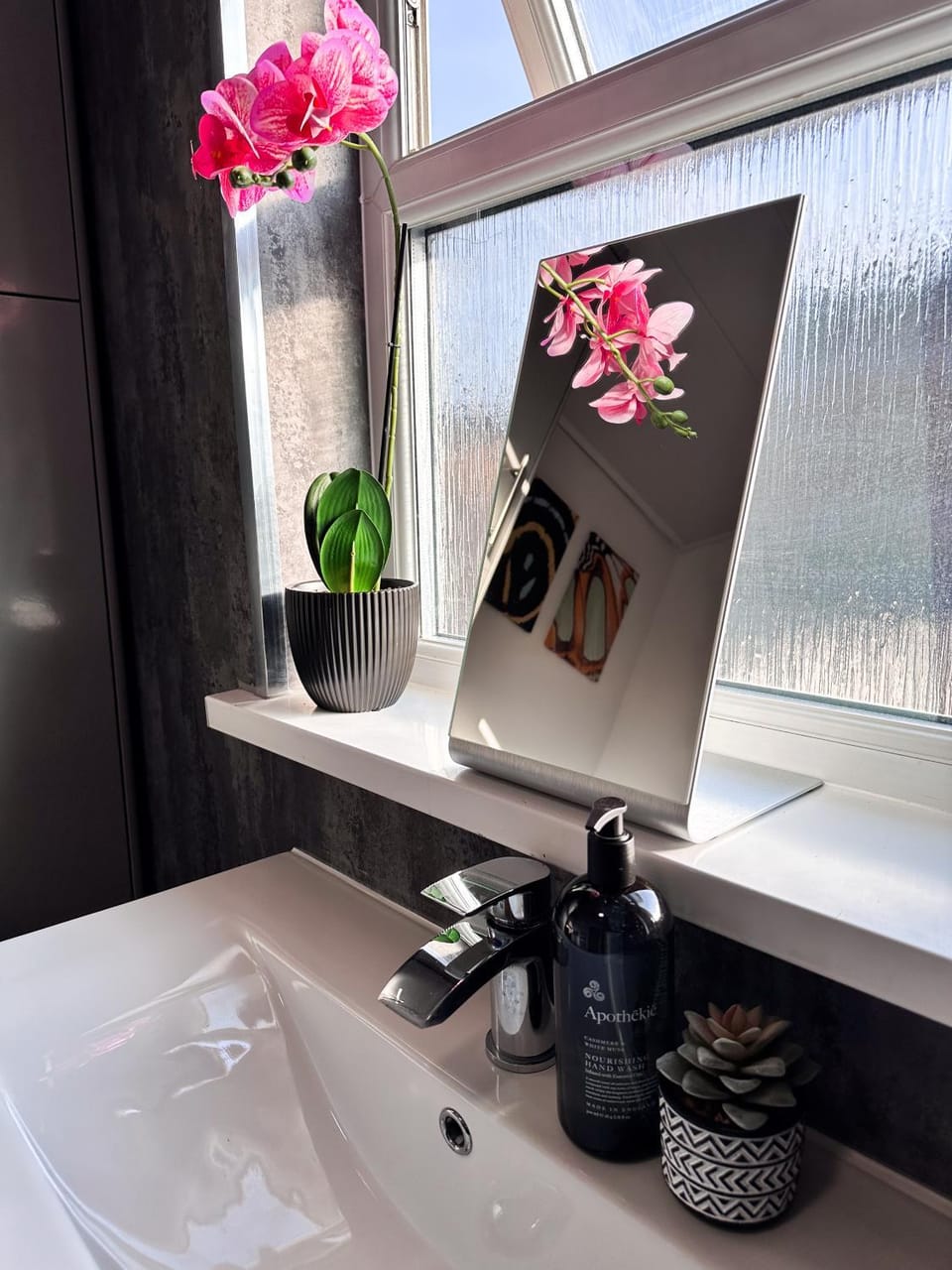 Spacious 3 Bedroom City Center Flat in Derby with Parking Apartment in Derby