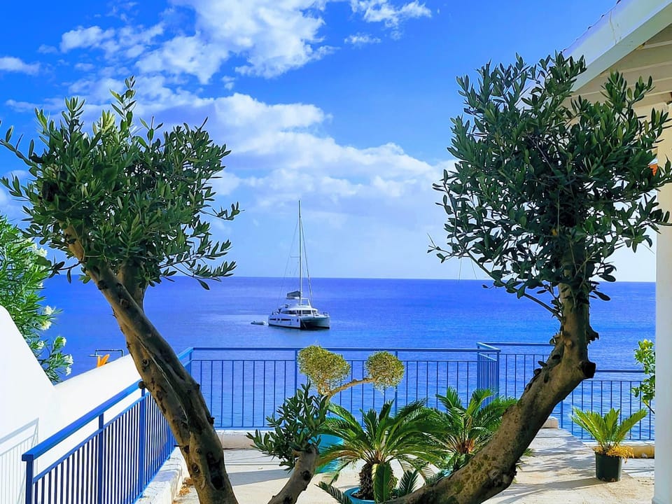 Nearby landmark, Spring, Day, Natural landscape, Activities, Lake view, Sea view