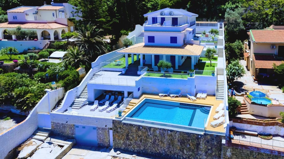 Property building, Day, Bird's eye view, Pool view, Swimming pool, sunbed