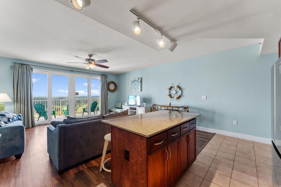 Beach Resort Condo with 5 Pools! Steps to Beach! by Dolce Vita Getaways PCB Apartment in Long Beach